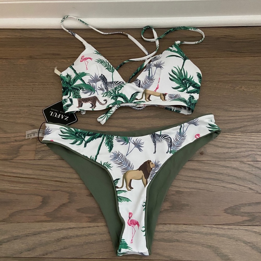 Zaful NWOT jungle print reversible bikini